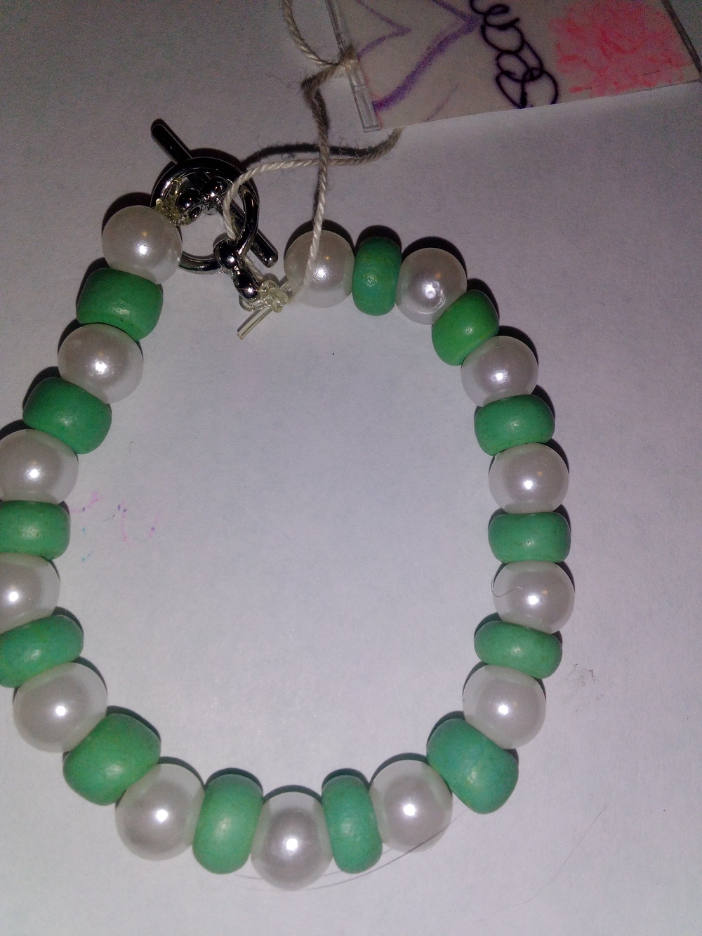 Green and White Beaded Pearl Bracelet